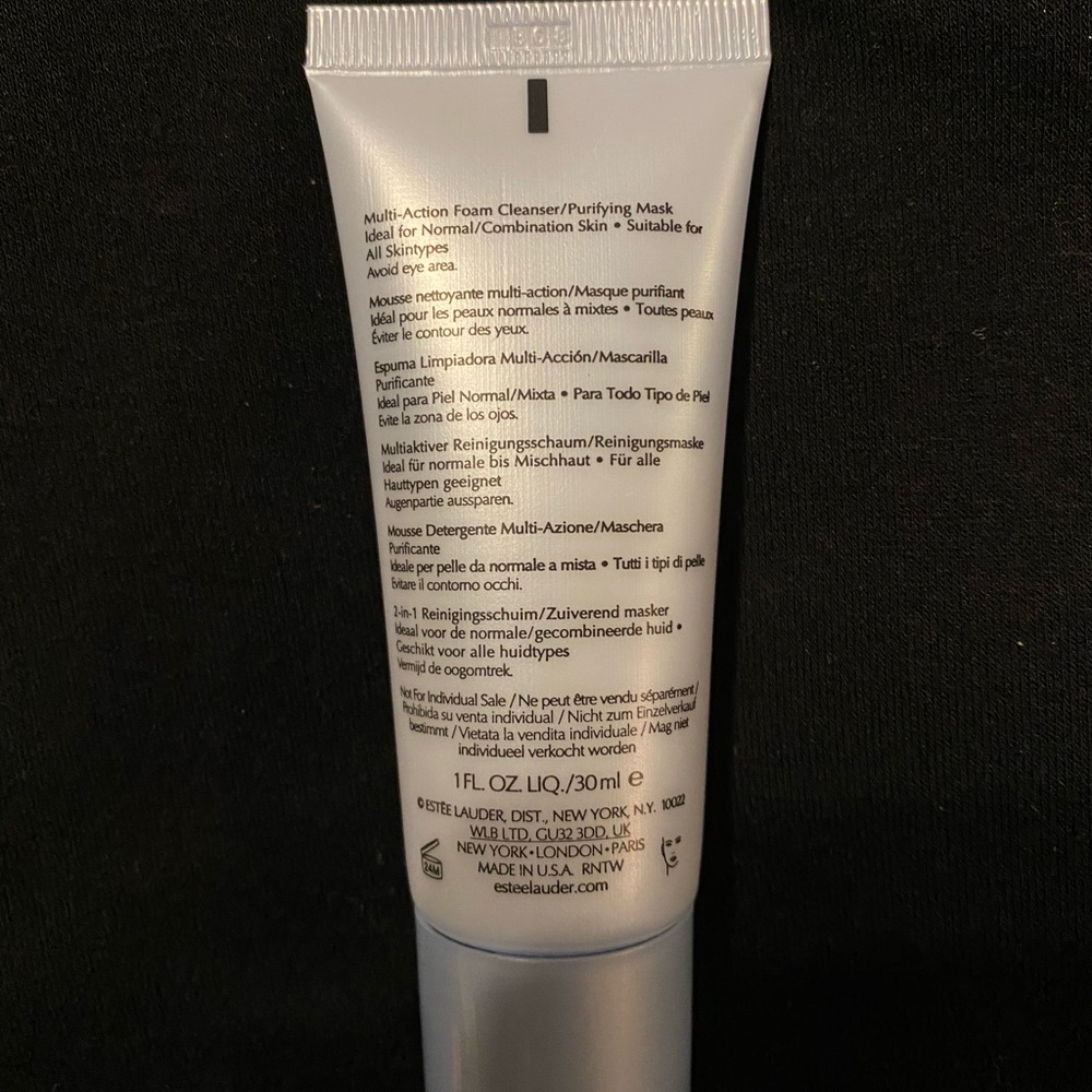 Estee Lauder Perfectly Clean - Picture 2 of 2